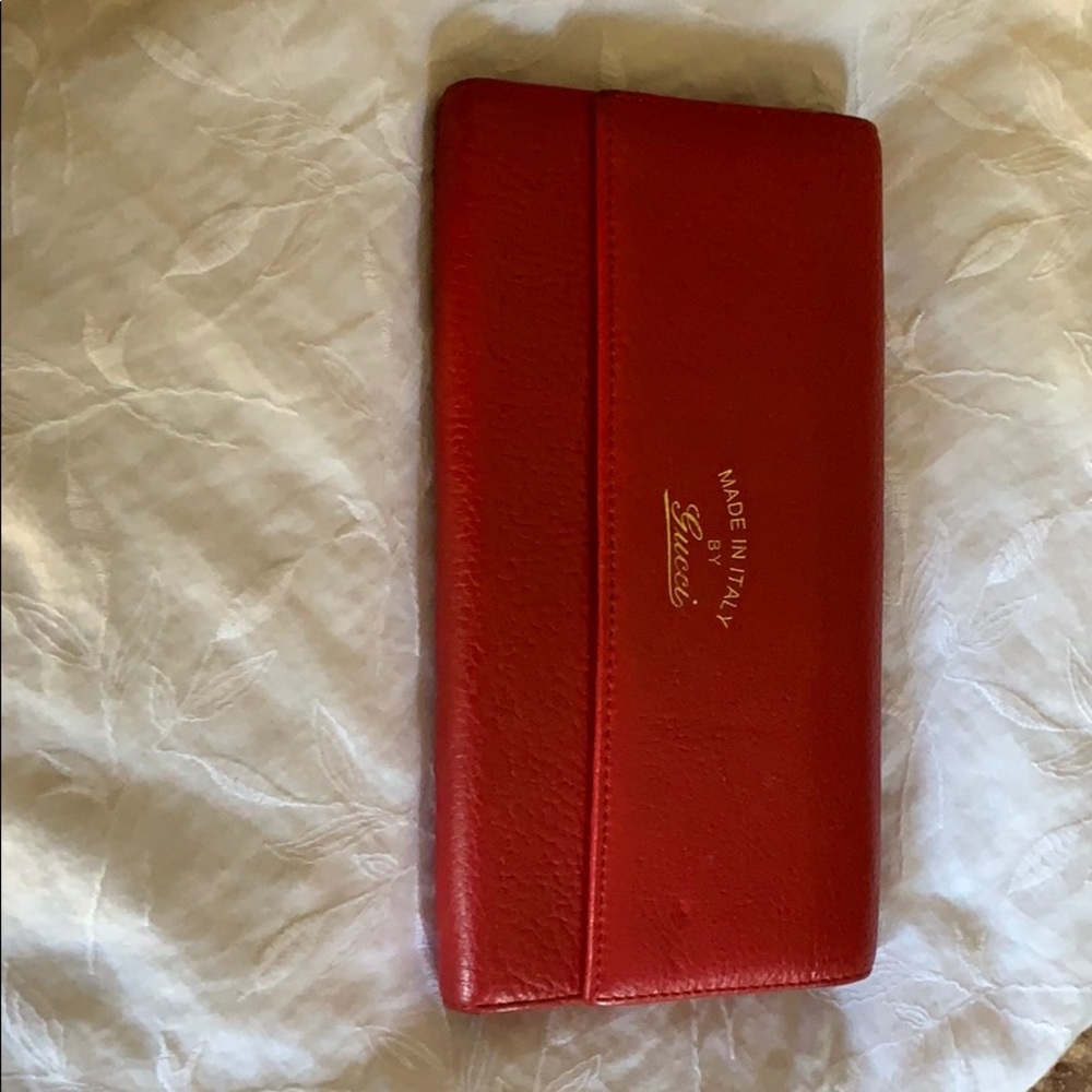 Gucci continental red wallet
